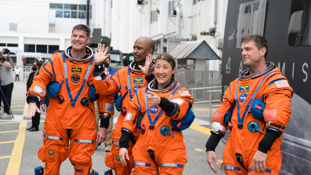 NASA, 50 yıl sonra Ay'a insanlı uçuş