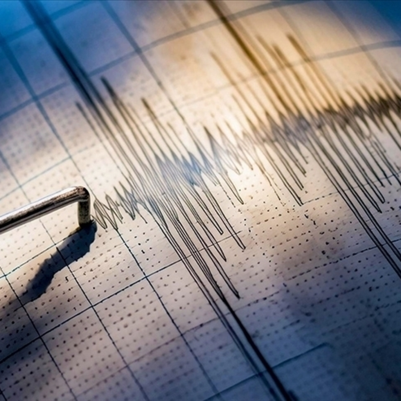 Endonezya açıklarında 7,4 büyüklüğünde deprem!