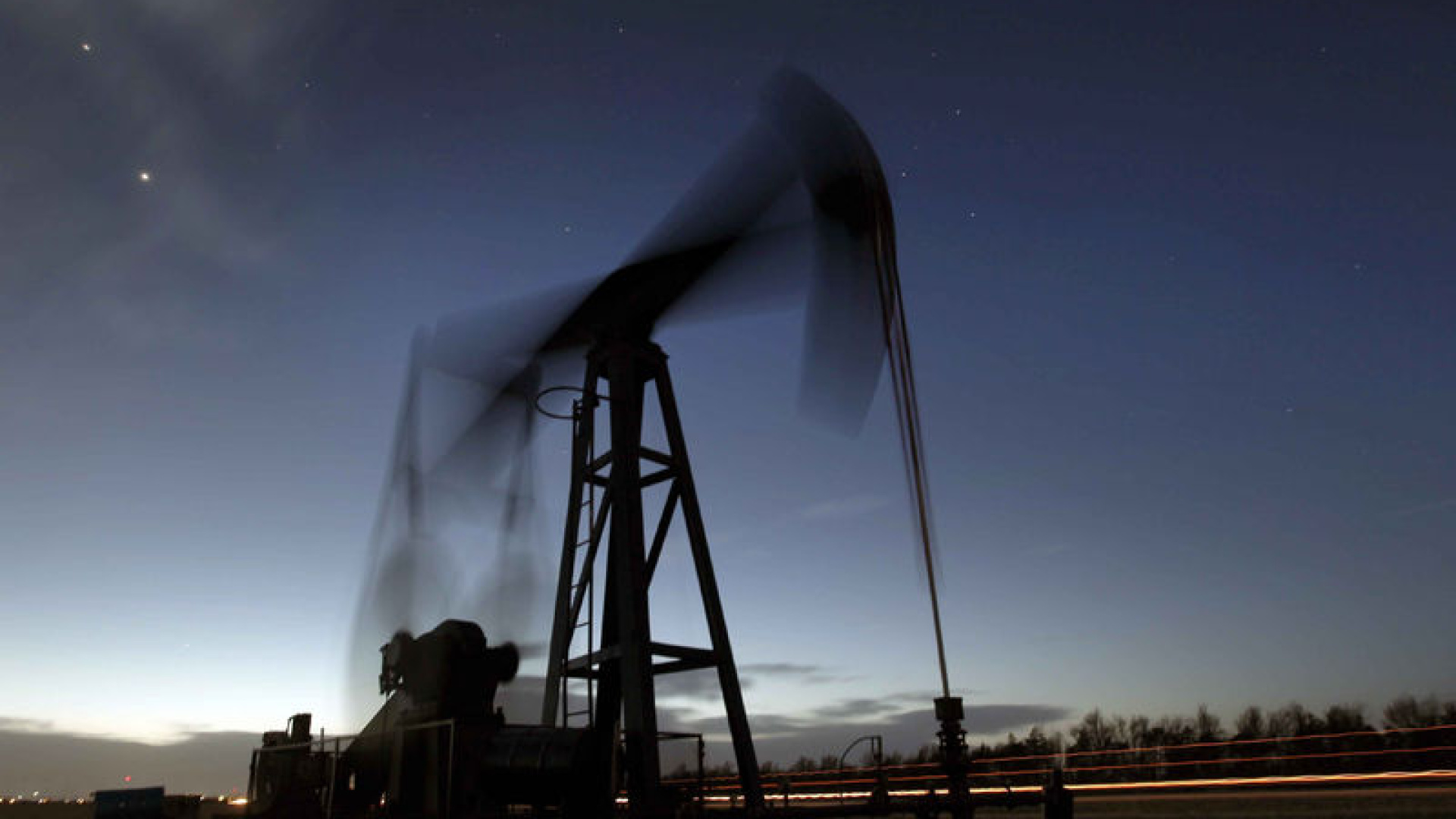 Trump'ın İran Tehditleri Petrol Fiyatlarını Yükseltti: Brent 106,70 Dolar