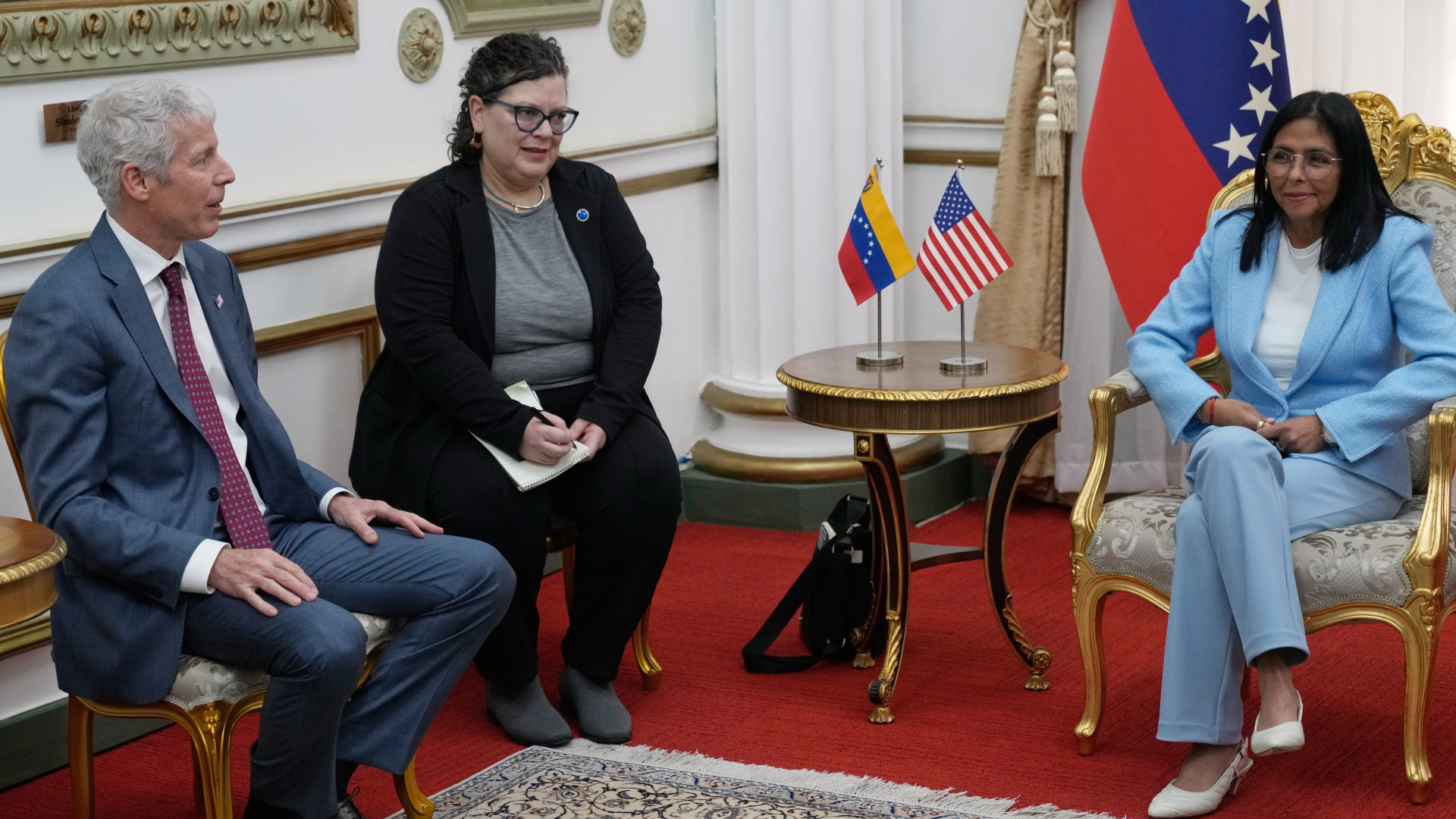 ABD, Venezuela Geçici Devlet Başkanı Rodriguez'e Yönelik Yaptırımları Kaldırdı