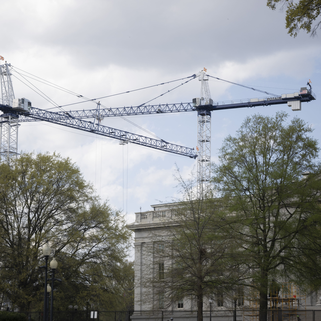 Trump'ın Beyaz Saray projesi durduruldu