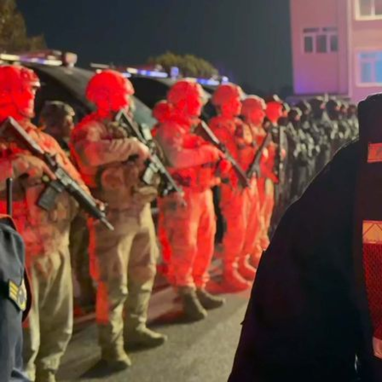 DEAŞ operasyonu: 9 gözaltı