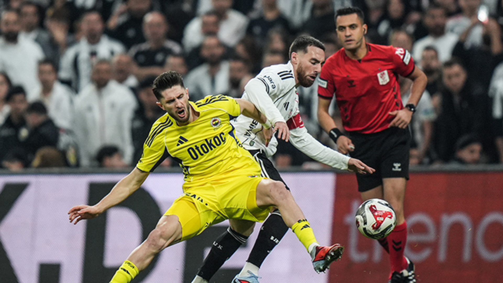 Süper Lig'de Derbi Coşkusu: Fenerbahçe-Beşiktaş Maç Detayları