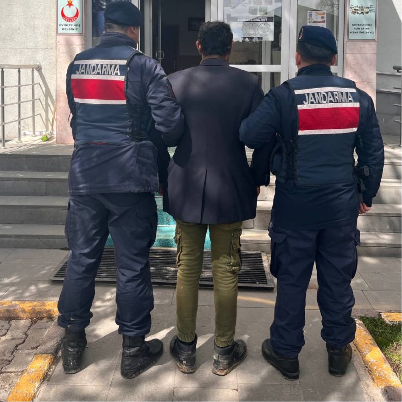 Köpeğini asıp öldüren kişiye tutuklama