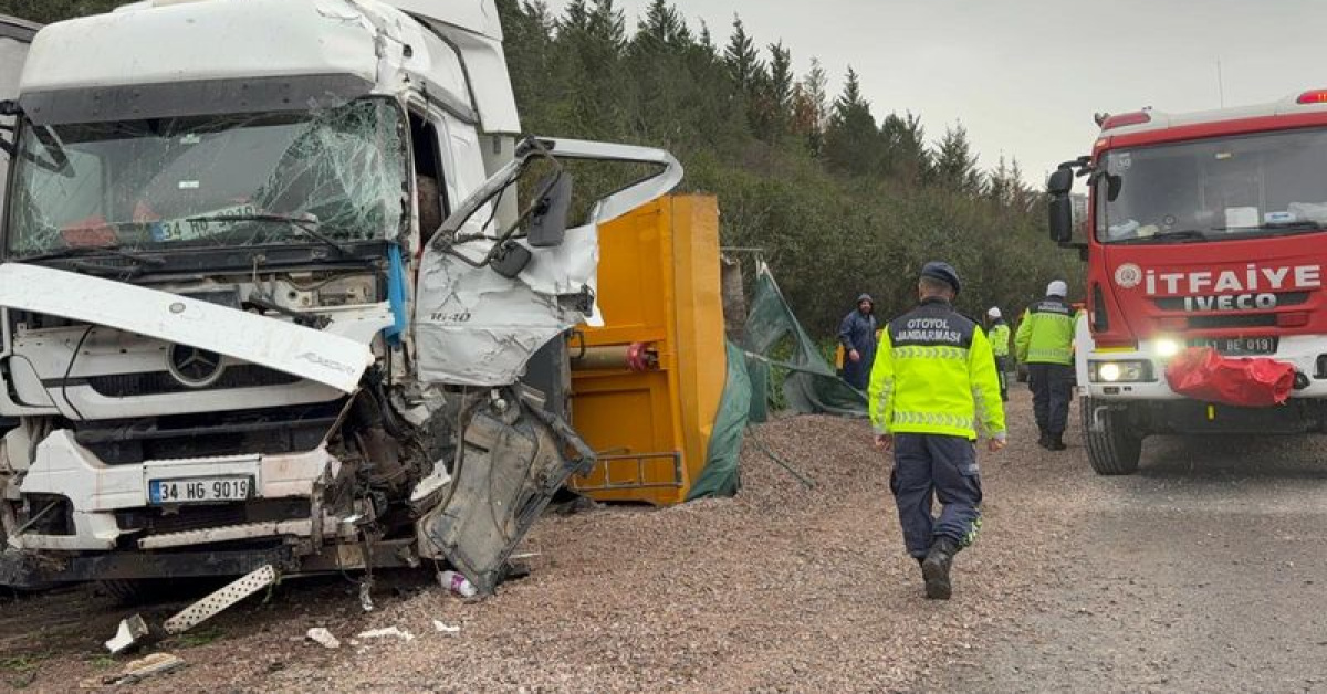 TEM'de 4 araç kazada 2 ölü