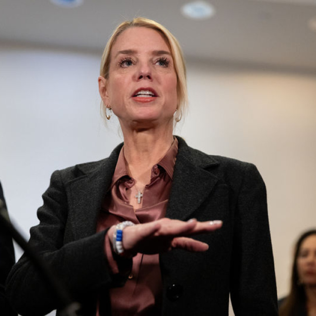 Trump, Adalet Bakanı'nı görevden aldı