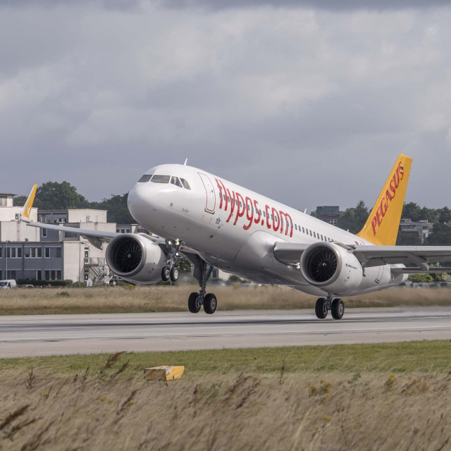 Pegasus uçuş iptallerini uzattı