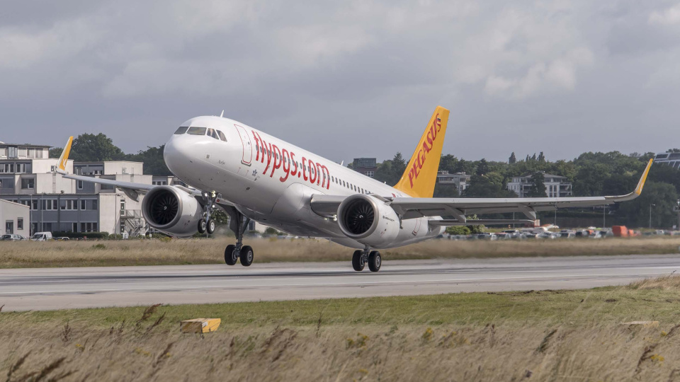 Pegasus uçuş iptallerini uzattı