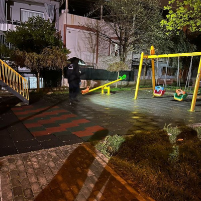 Parkta 3 yaşındaki çocuğa bıçaklı saldırı!