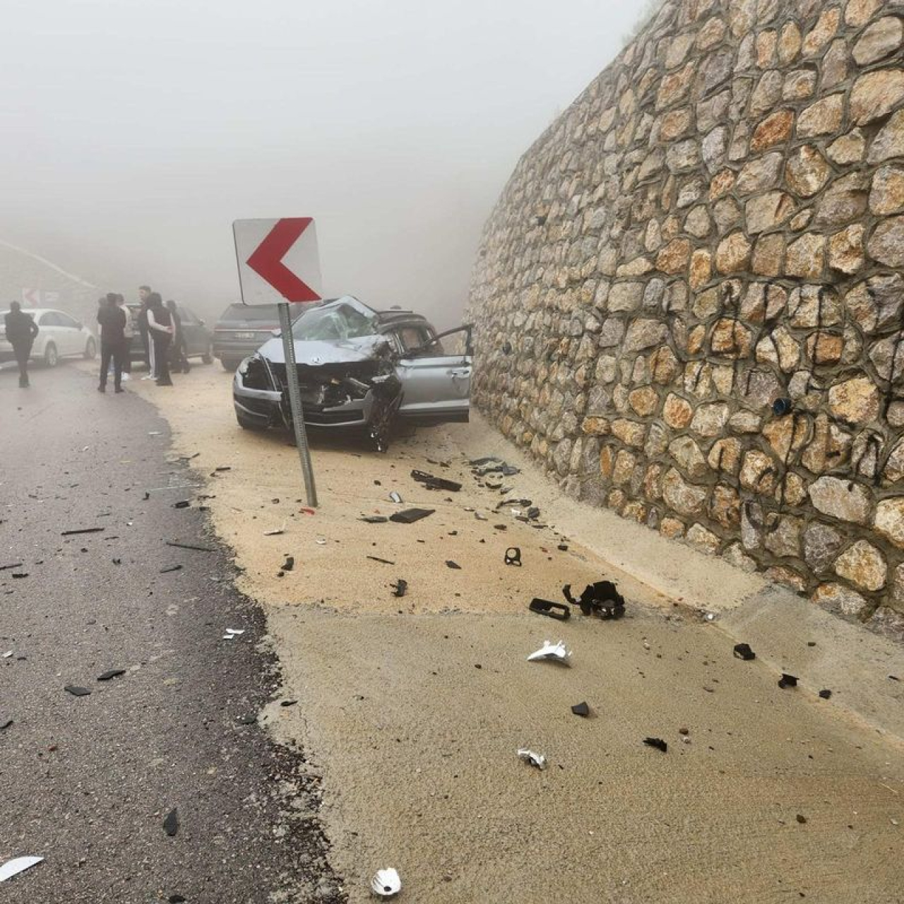 Otomobil TIR'a çarptı: 1 ölü