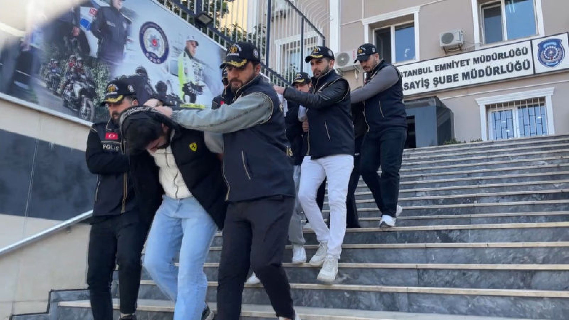 İstanbul Merkezli 3 İlde Çete Operasyonu: 46 Şüpheli Gözaltına Alındı