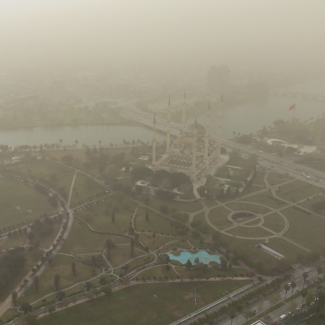 Adana'da yoğun çöl tozu!