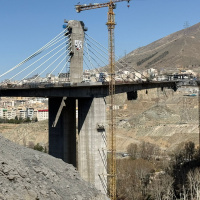 İran'ın en büyük köprüsü vuruldu