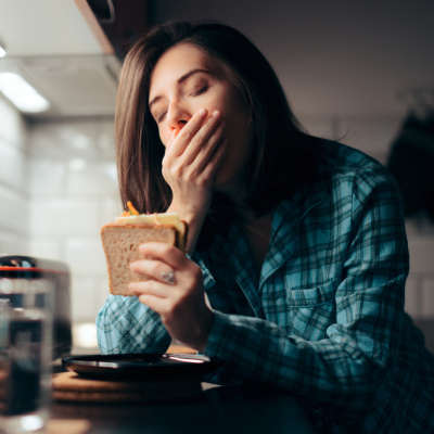 Gece atıştırmalıklarından neden uzak durmalıyız?