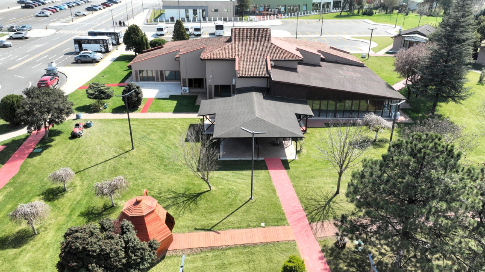 Kocaeli'de Kadınlar İçin 'Ana Kafe' Açıldı: Üretim ve Sosyal Güçlenme Merkezi