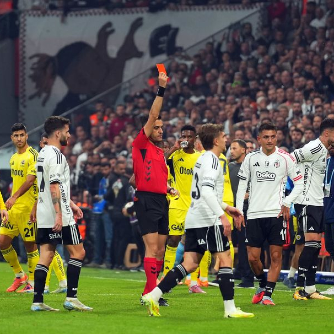 Beşiktaş derbilerde daha "hırçın"!