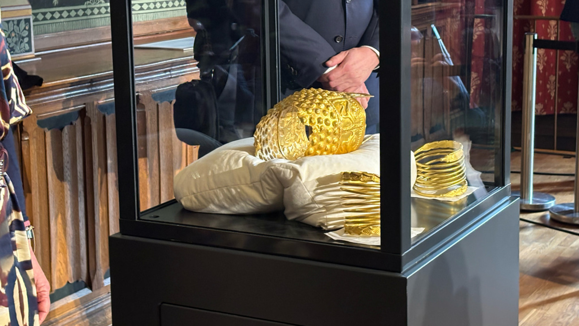 Hollanda'da müzeden çalınan 2 bin 500 yıllık altın miğfer bulundu