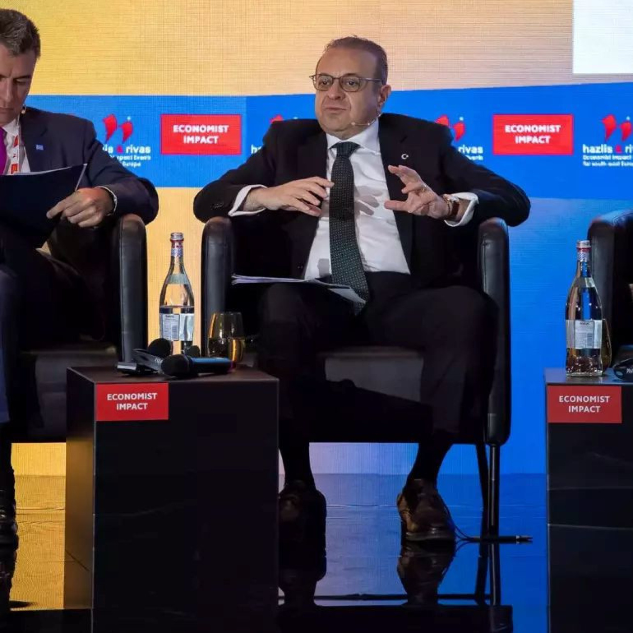 Bağış, Romanya'da panale katıldı