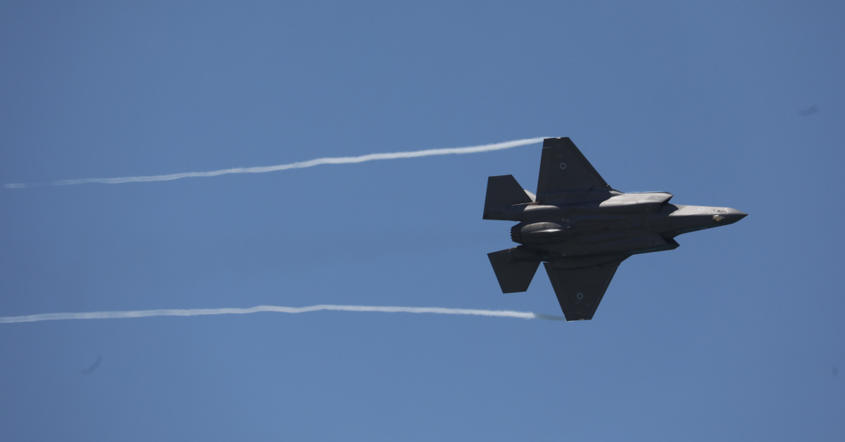 İran'da ABD uçağı düşürüldü iddiası