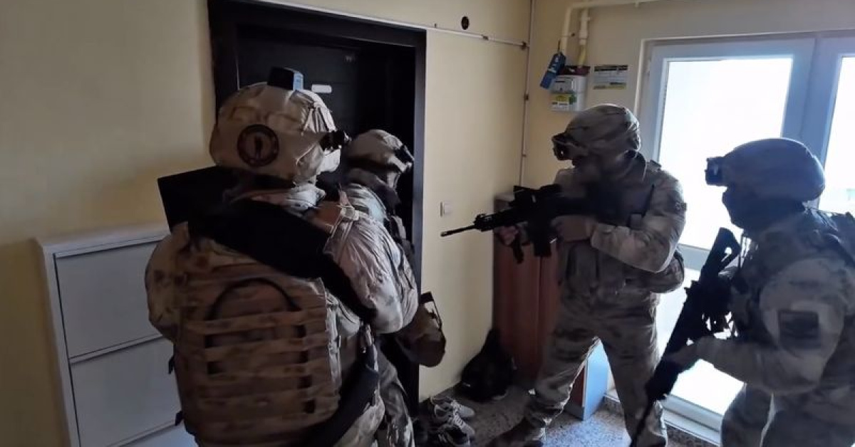 Çanakkale'de Suç Örgütü Çökertildi: 19 Kişiyi Yakaladı