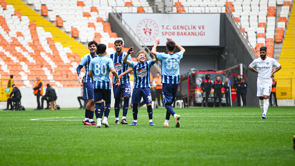 Adana Demirspor bu sezonki ilk galibiyetini aldı!