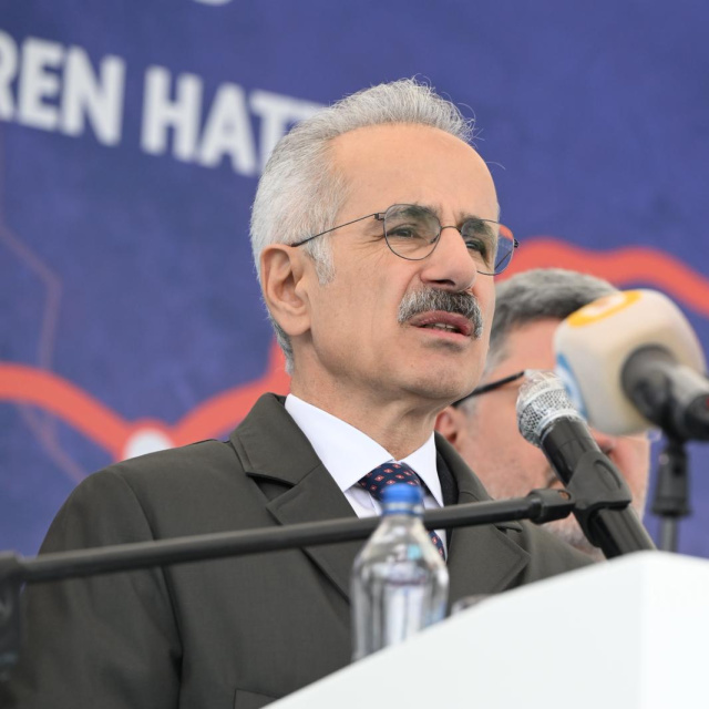 Ankara-İzmir 3.5 saate düşecek