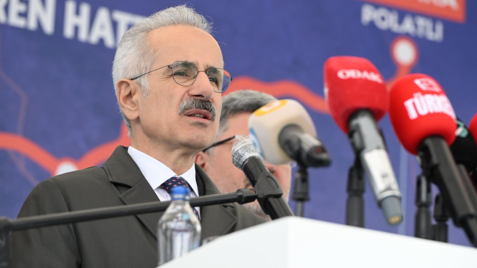 Ankara-İzmir 3.5 saate düşecek