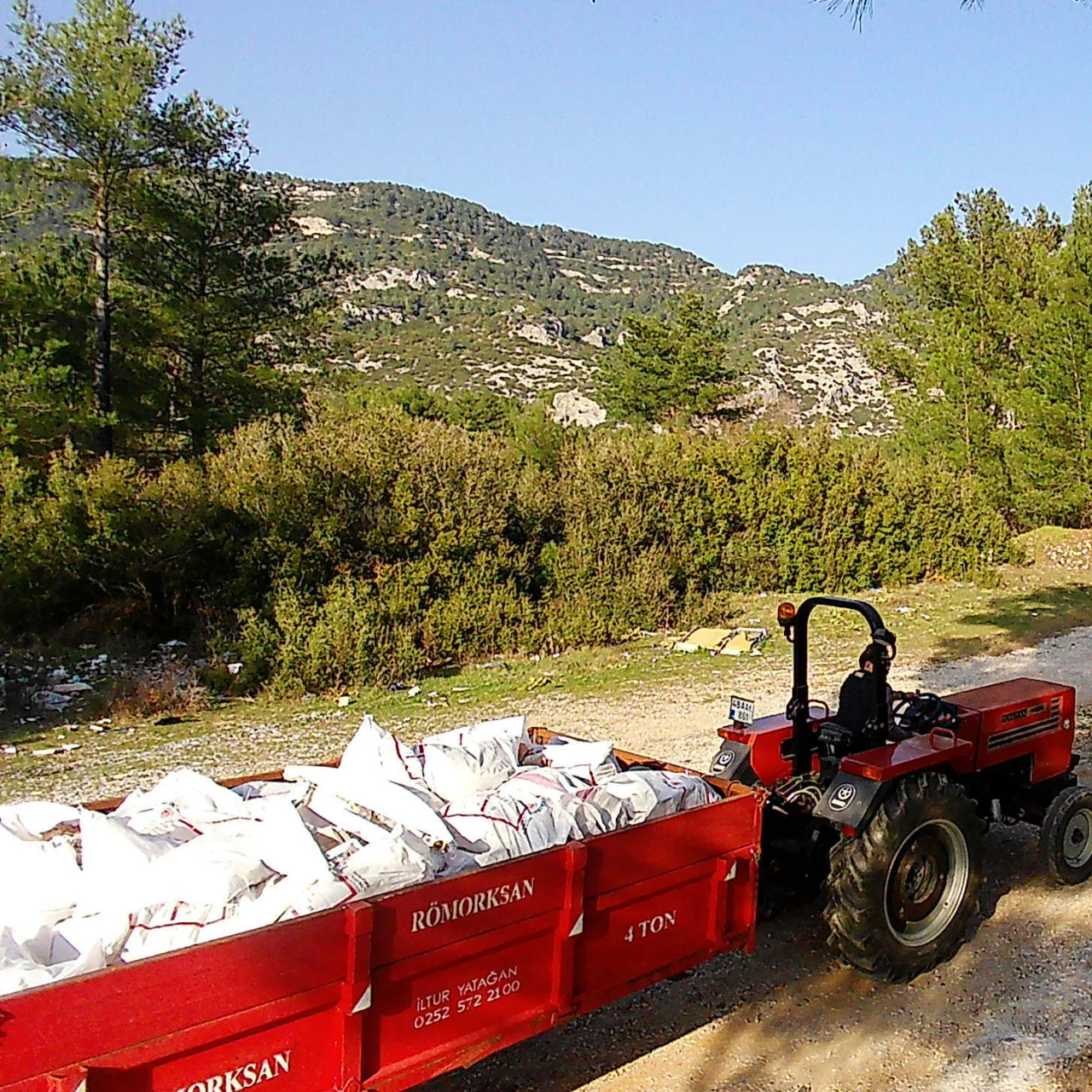 Kaçak döküm yapanlar fotokapana yakalandı