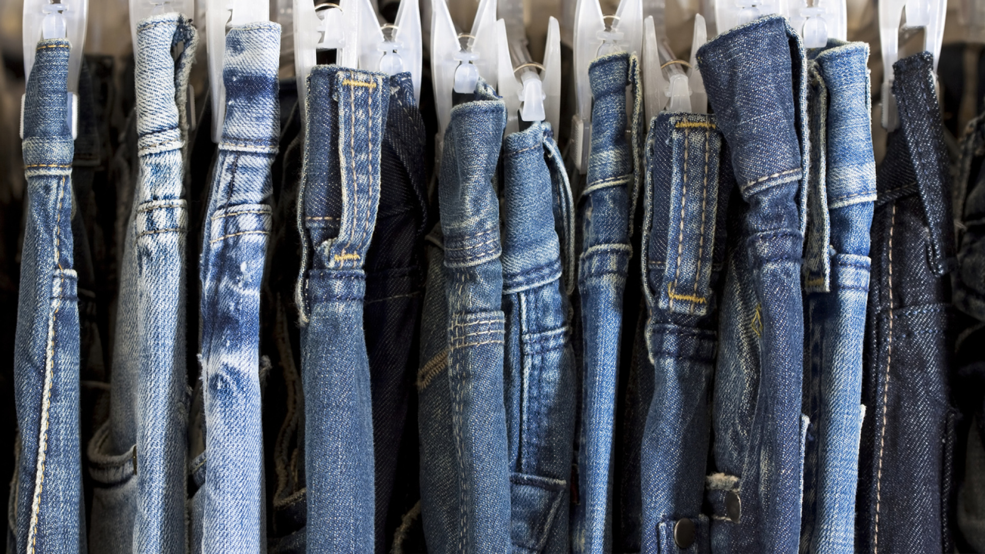 Ne zamandır "kot pantolon" giyiyoruz? Günümüz modasının vazgeçilmez parçası bakın hayatımıza nasıl girdi…