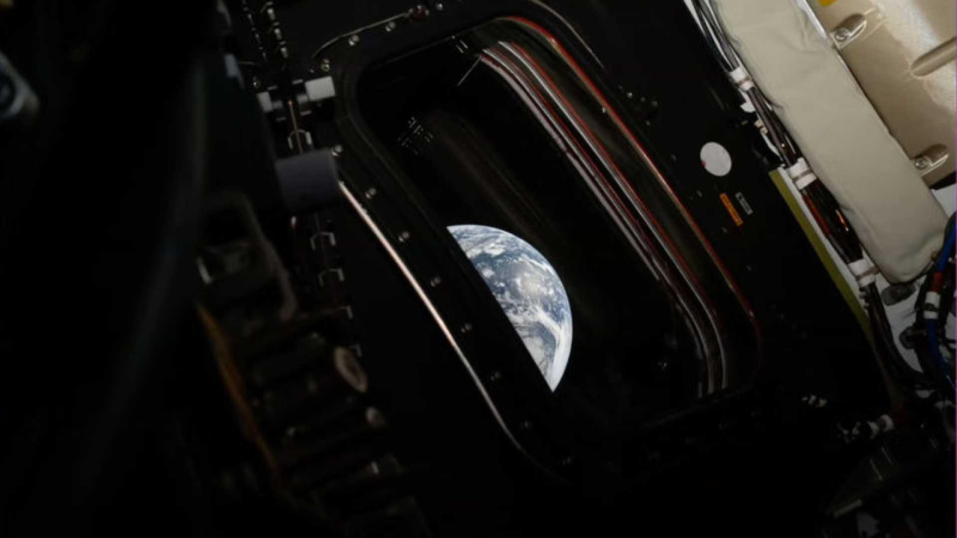 NASA'nın Artemis II Mürettebatı, Ay Yolculuğunda Dünya'nın Yeni Görüntülerini Paylaştı