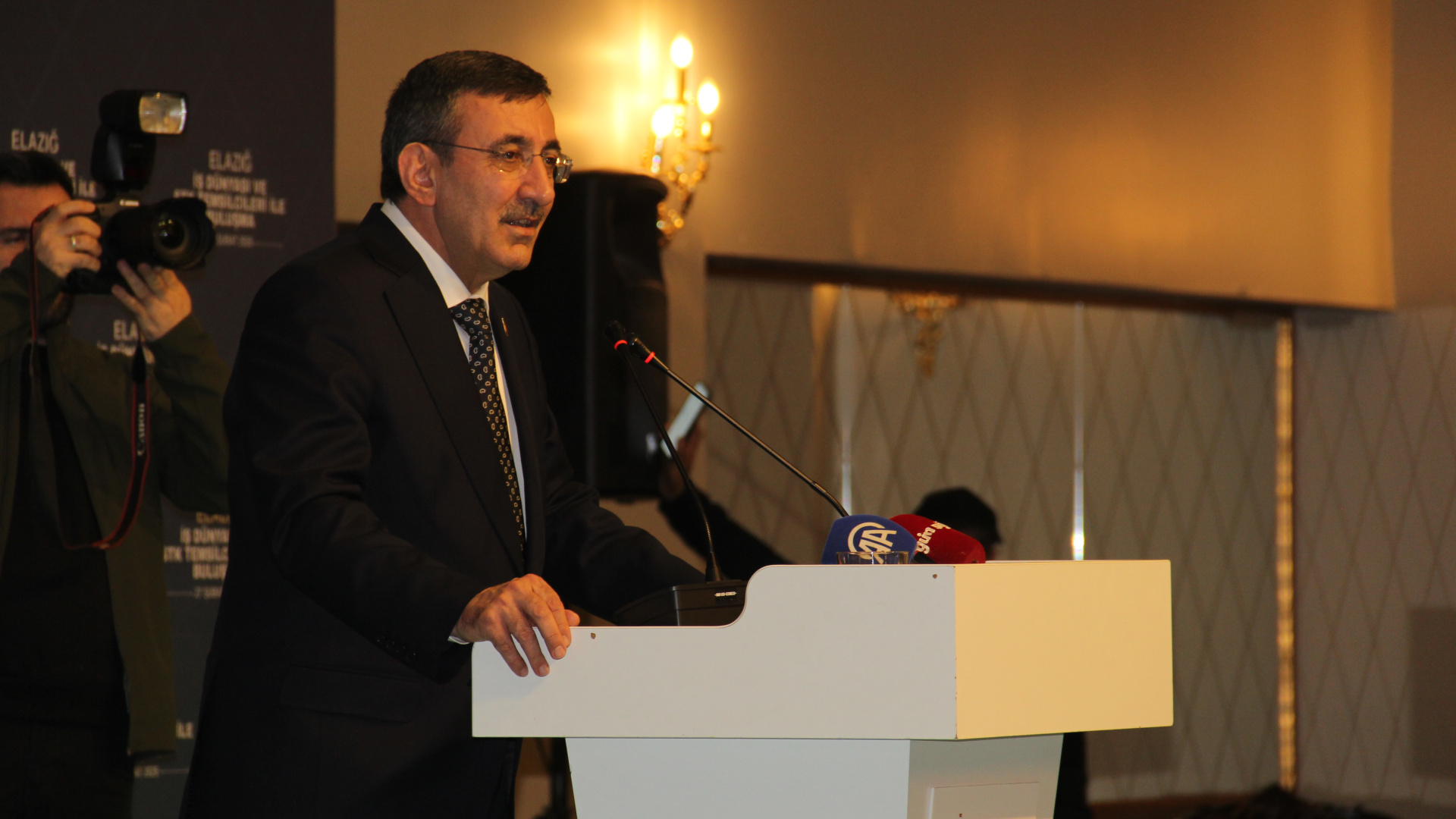 Cumhurbaşkanı Yardımcısı Yılmaz'dan "Güvenli Liman…