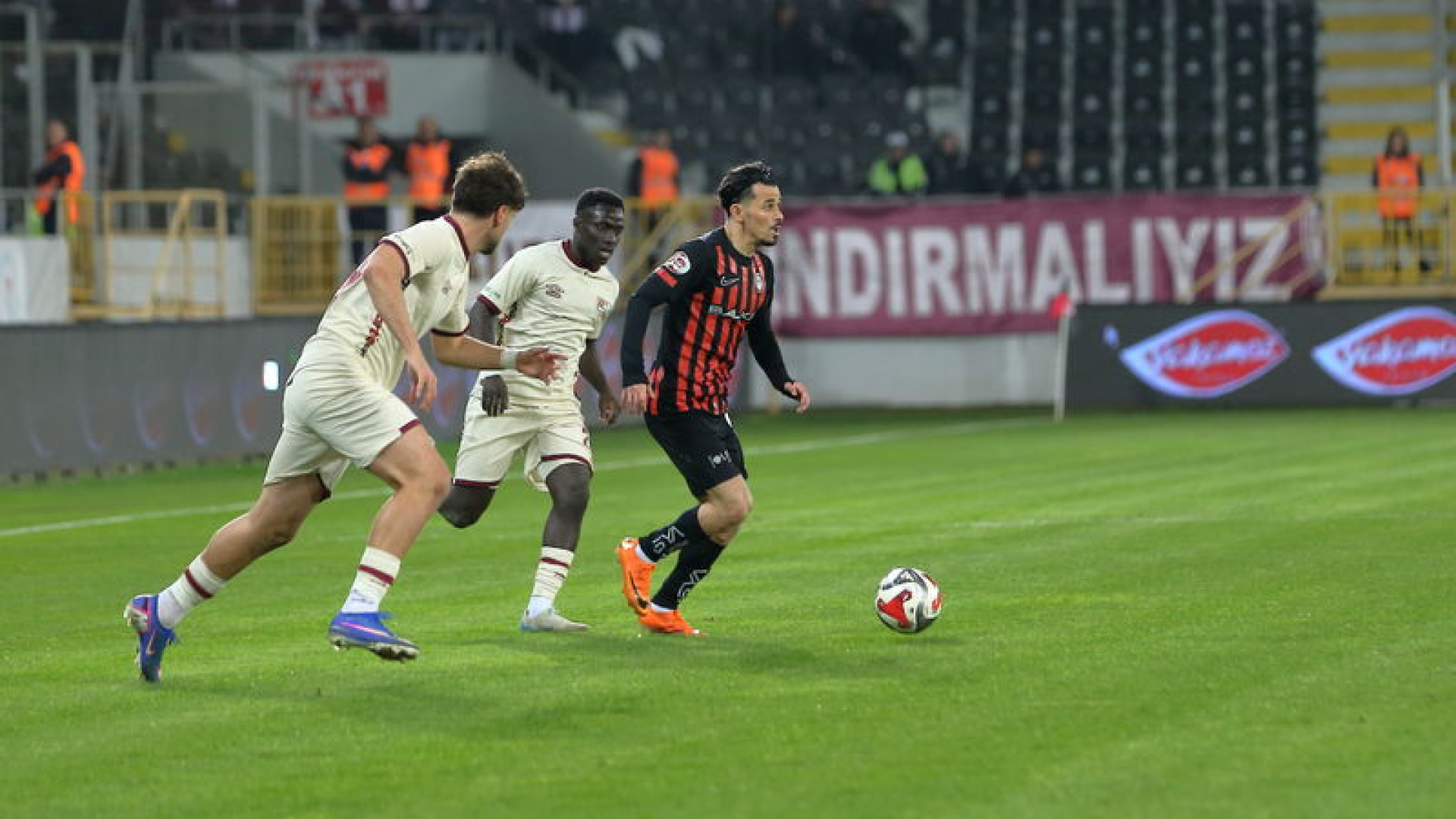 Çorum FK'nın Galibiyet Serisi Bandırmaspor'a Yenilgiyle Sona Erdi