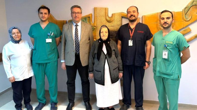 Kalça çevresinden 3,7 kiloluk tümör çıkarıldı