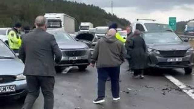 Bolu'da TEM Otoyolu'nda zincirleme kaza: 6 yaralı