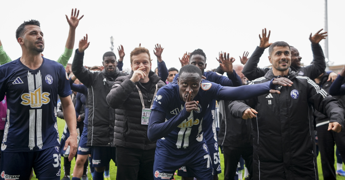 Sarıyer, Serikspor'u 3-0 mağlup ediyor