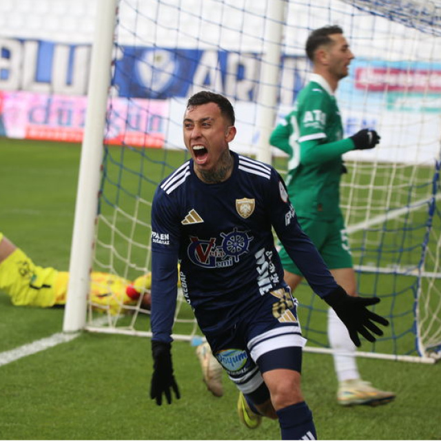 Erzurumspor FK liderliğini korudu!