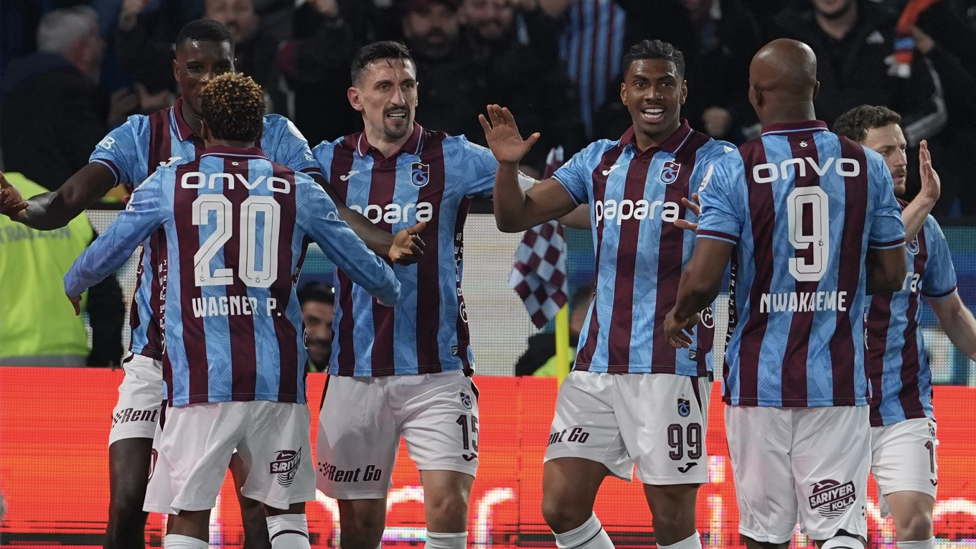 Trabzonspor - Galatasaray Maçı Canlı Yayın: Süper Lig'de Şampiyonluk Mücadelesi