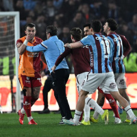 Maç sonu saha karıştı, Abdülkerim kızardı!