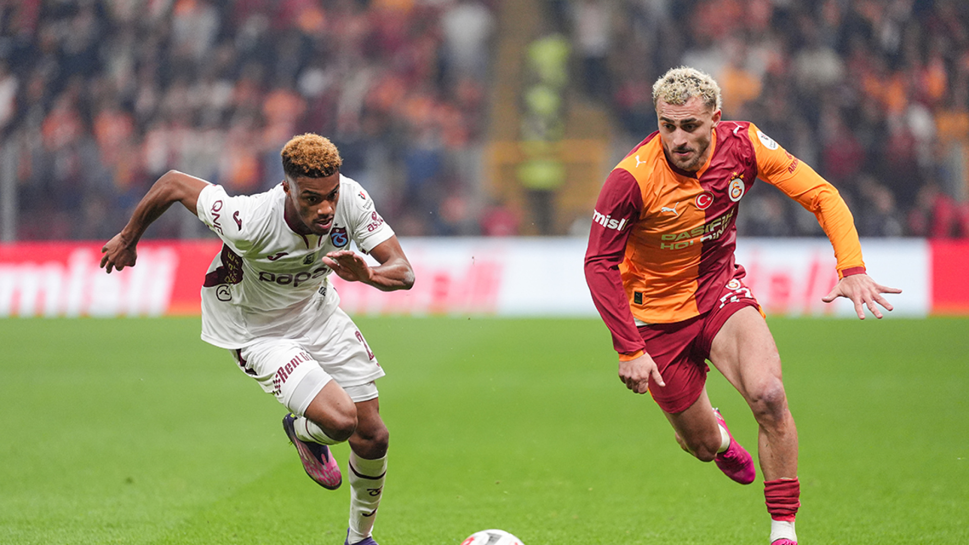 Trabzonspor Galatasaray'ı 2-1 Mağlup Etti: Süper Lig'de Kritik Galibiyet