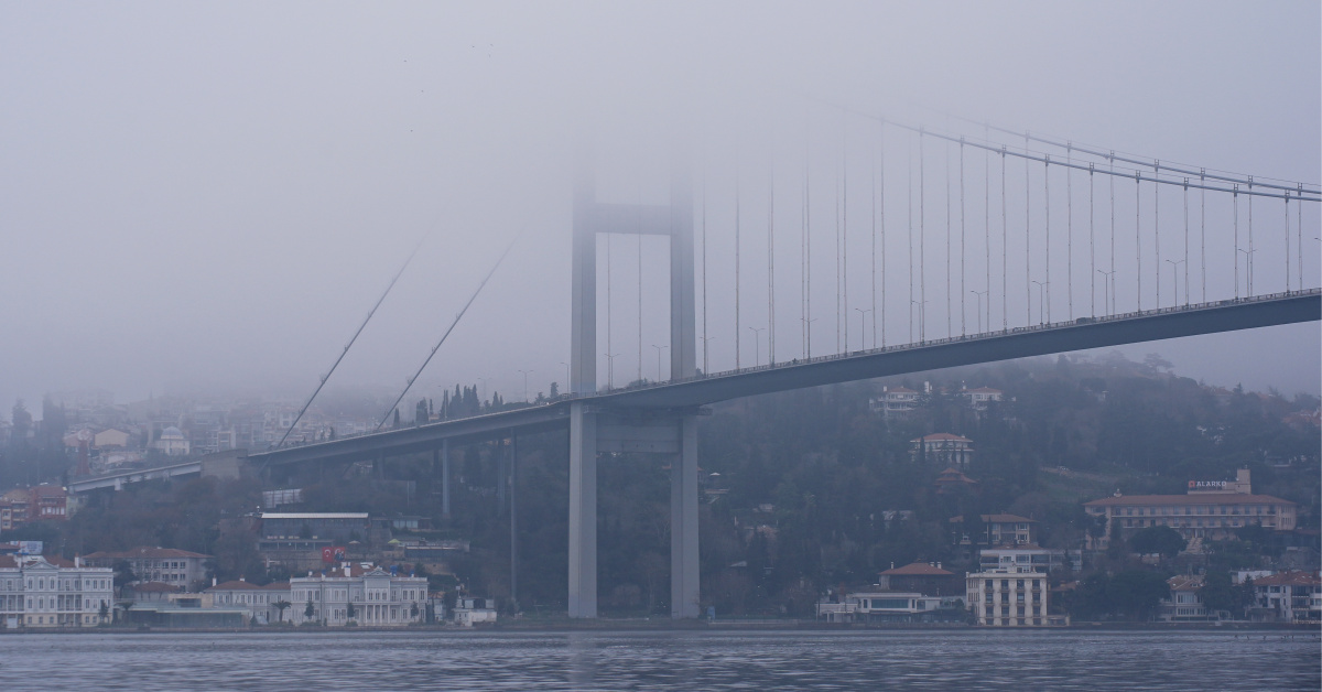 İstanbul'da Yer Yer Sürekli Sis ve Van’da Deprem