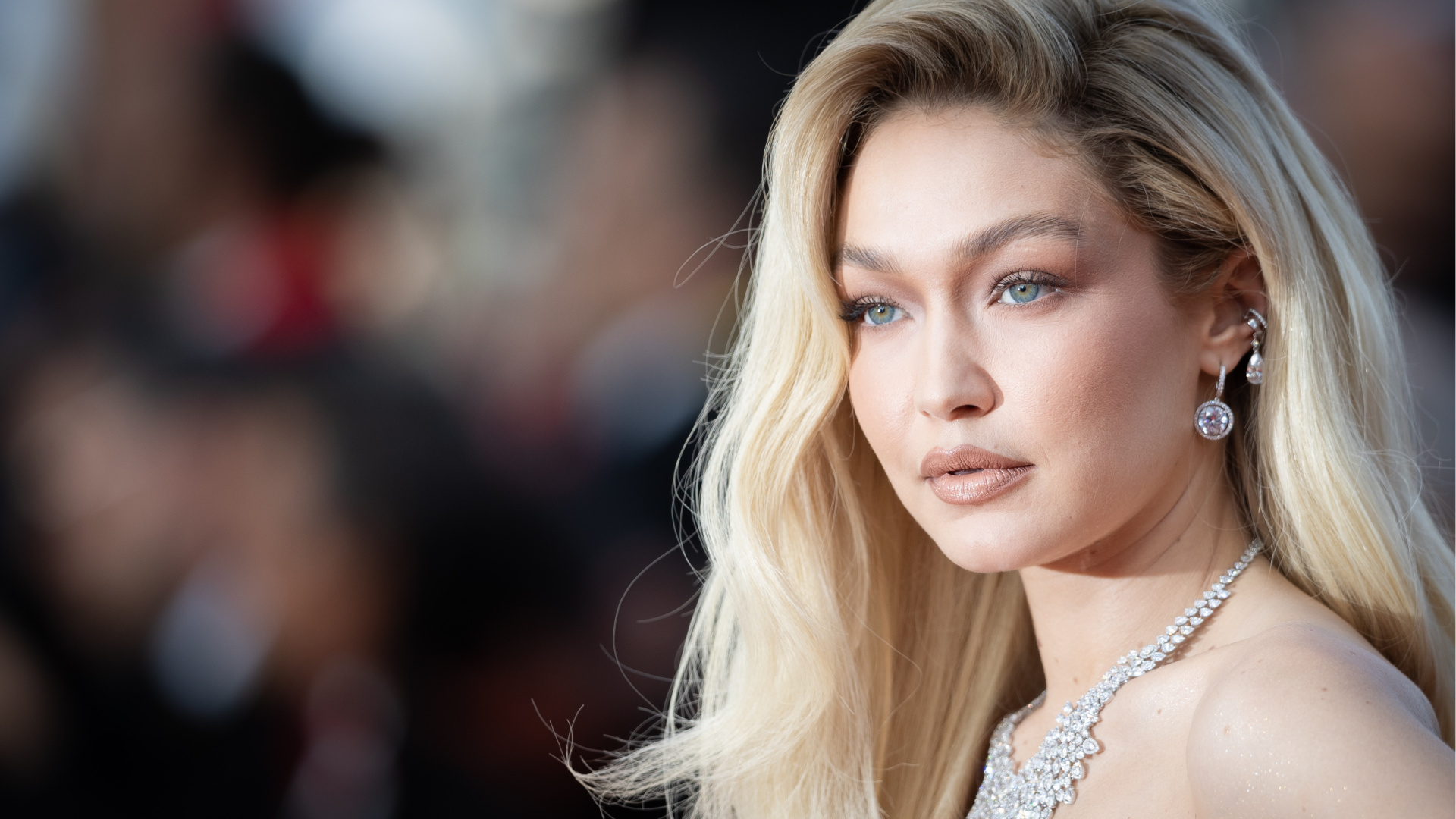 Gigi Hadid, Epstein belgelerinde adının geçmesiyle ilgili sessizliğini bozdu