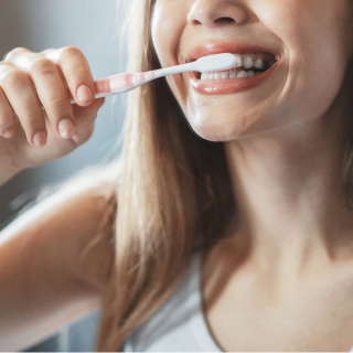 Kontrolsüz kullanılan beyazlatıcılar ağızda kalıcı tahribat sebebi