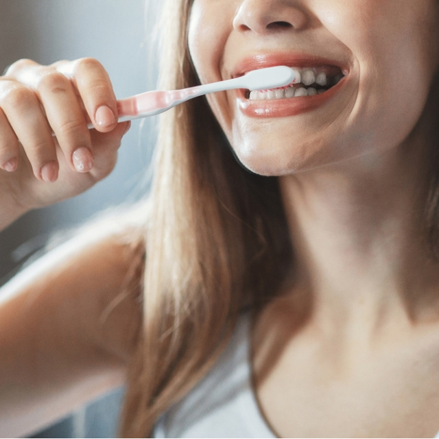 Kontrolsüz kullanılan beyazlatıcılar ağızda kalıcı tahribat sebebi