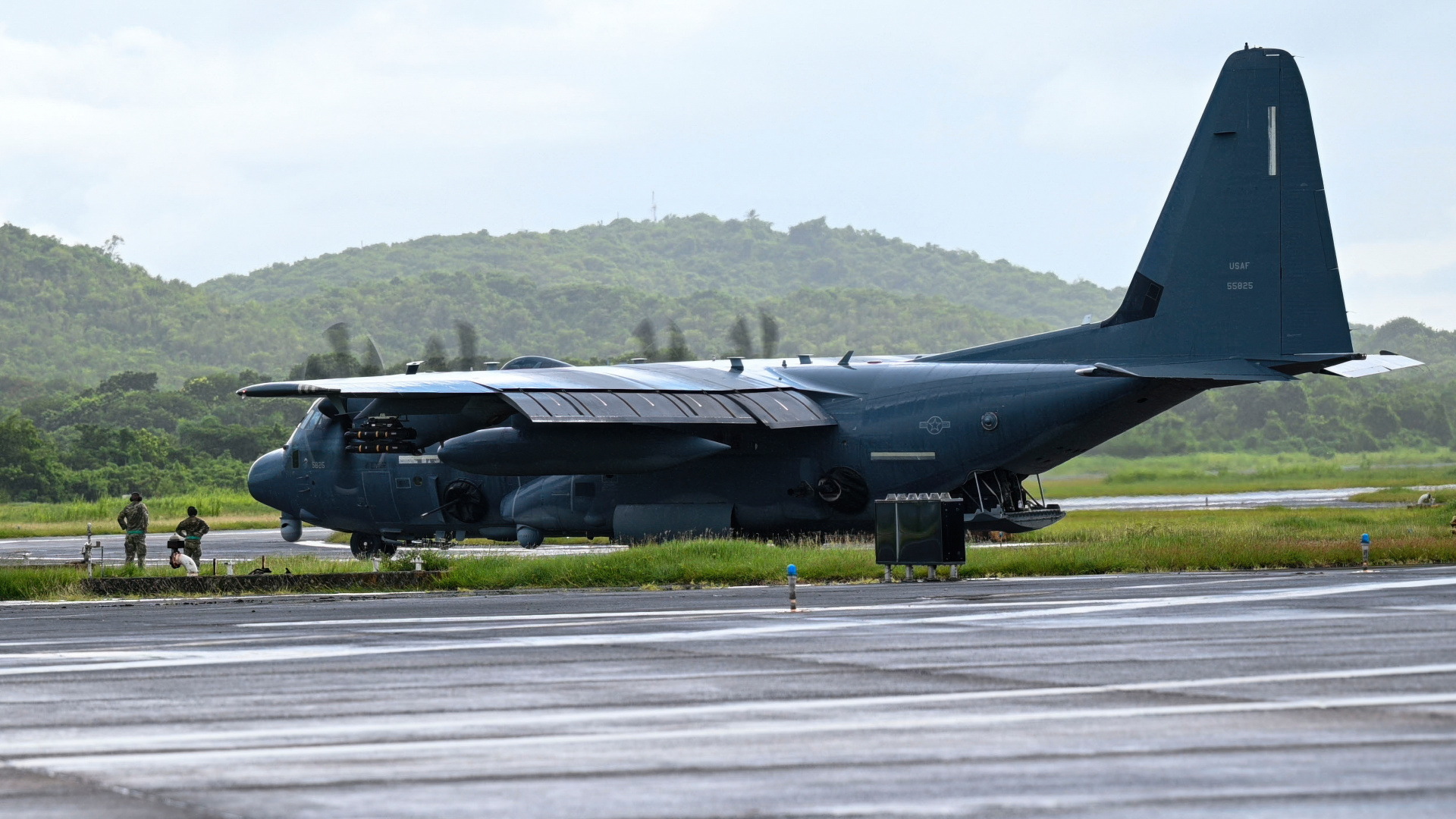 ABD'nin İran'daki pilot kurtarma operasyonunda mahsur kalan iki uçağın "imha edildiği" bildirildi | Dış Haberler