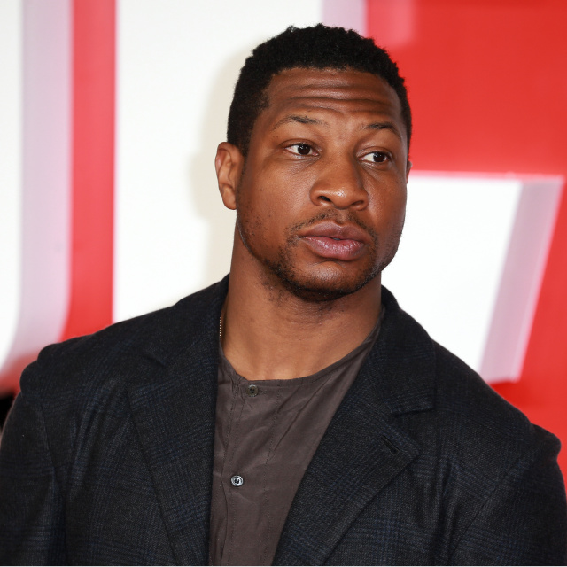 Pencereden düşüp yaralandı