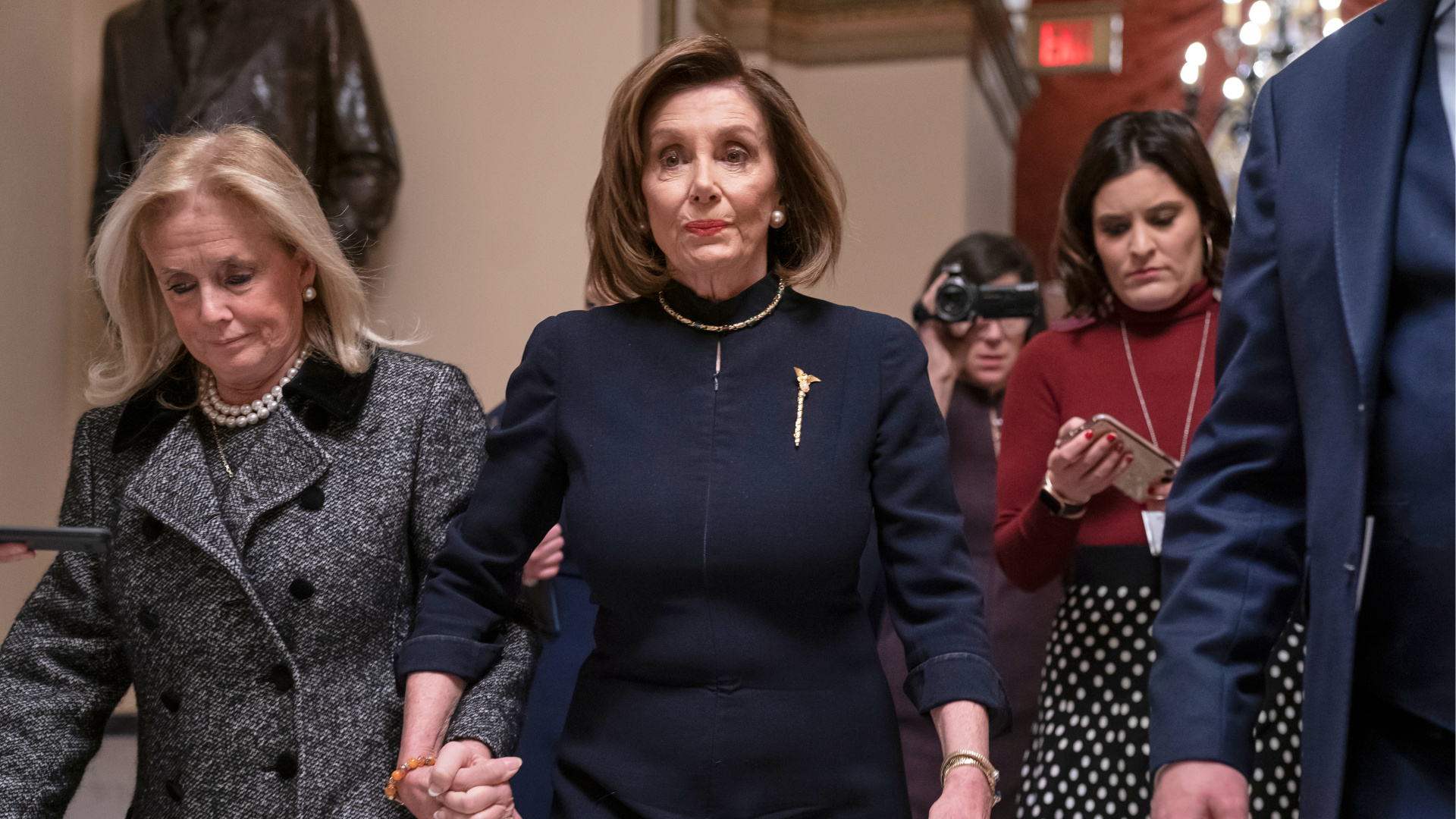 Pelosi, Trump'ın NATO'dan Çekilme Açıklamalarını Putin'e Hediye Olarak Nitelendirdi