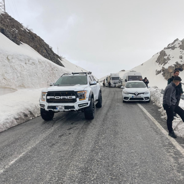 Hakkari-Şırnak yolunda çığ!