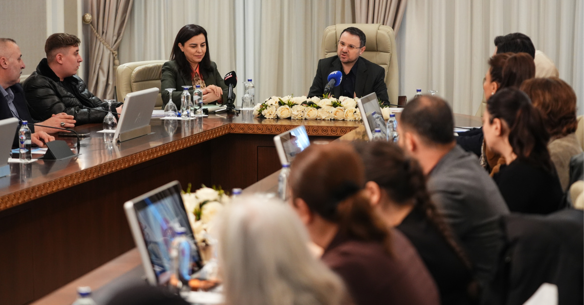 Adalet Bakanı Gürlek, suça sürüklenen çocukların aileleriyle görüştü