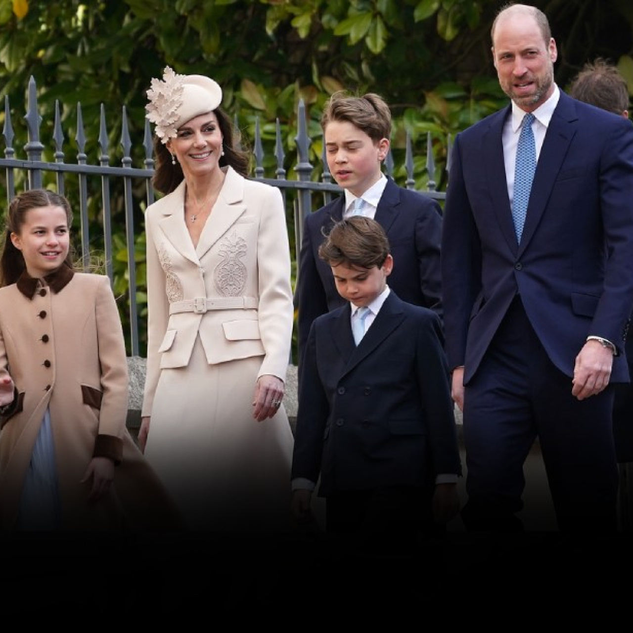 Kraliyette saflar netleşti