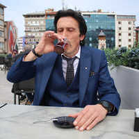 Lakabı olan 'Atom'u resmi ismine dönüştürdü